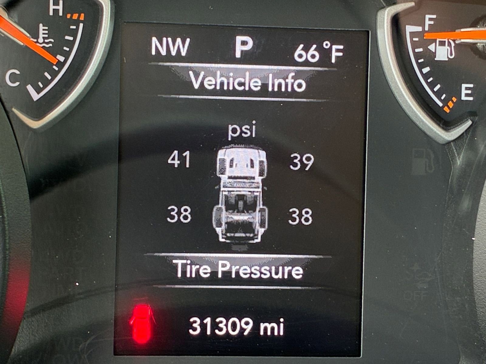 Used 2025 Jeep Wrangler Sport S image 39