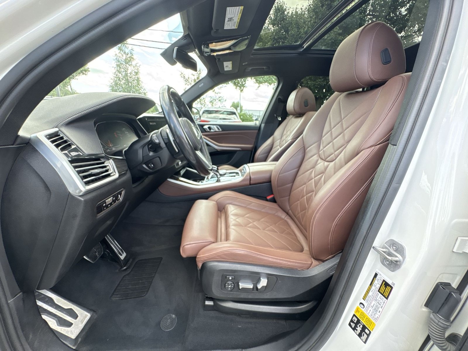 Used 2023 BMW X5 xDrive40i w/ M Sport Package AWD/4WD image 13