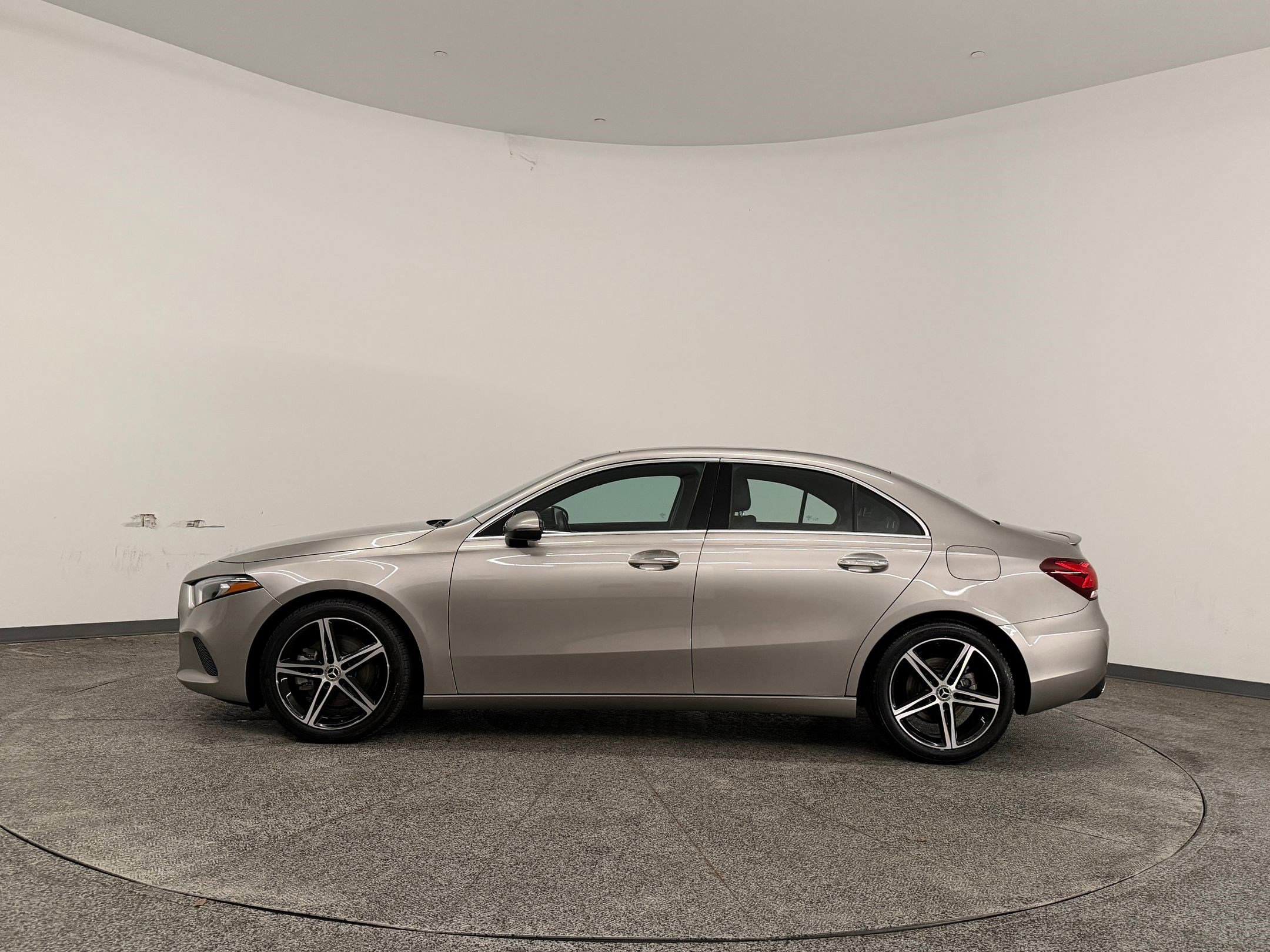 Used 2019 Mercedes-Benz A 220 image 2