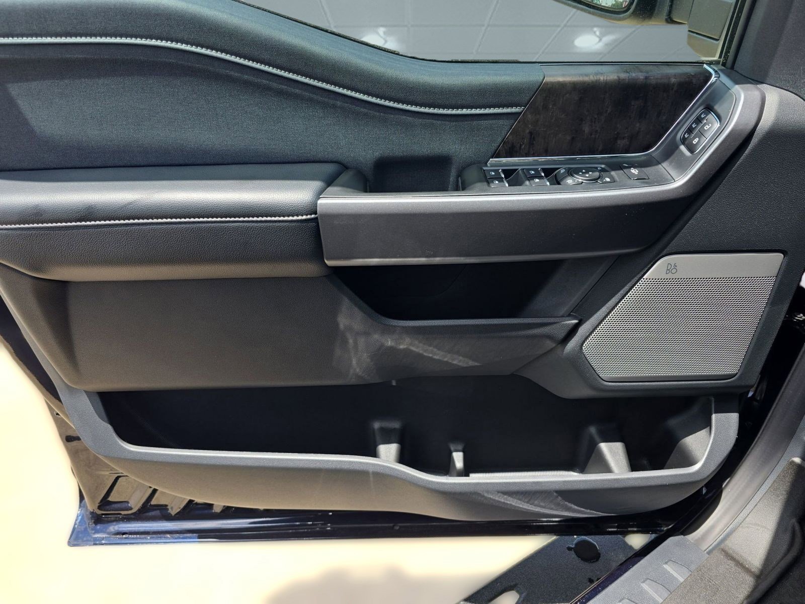 New 2025 Ford F250 Lariat w/ Tremor Off-Road Package image 10
