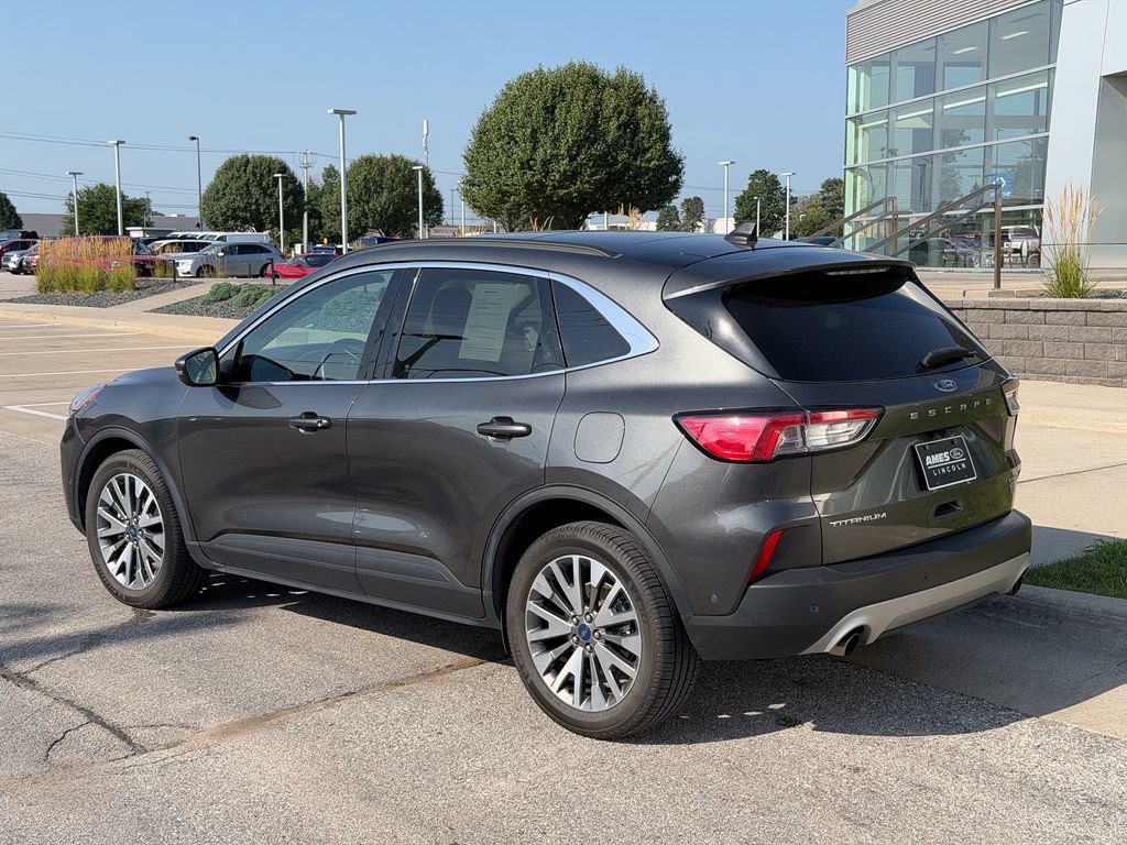 Used 2020 Ford Escape Titanium w/ Titanium Premium Package 2.0 AWD/4WD image 4