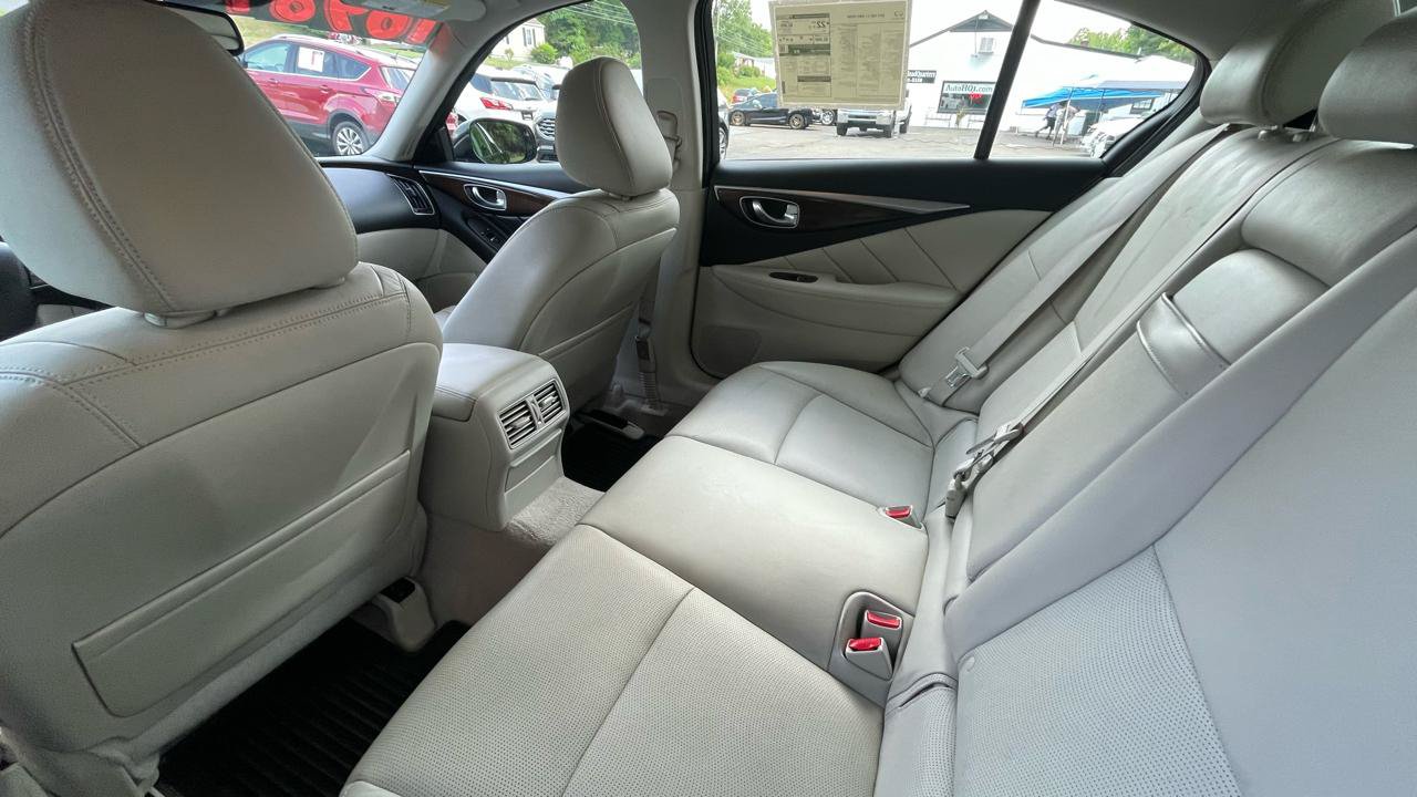 Used 2015 INFINITI Q50 Premium w/ Technology Package AWD/4WD image 21