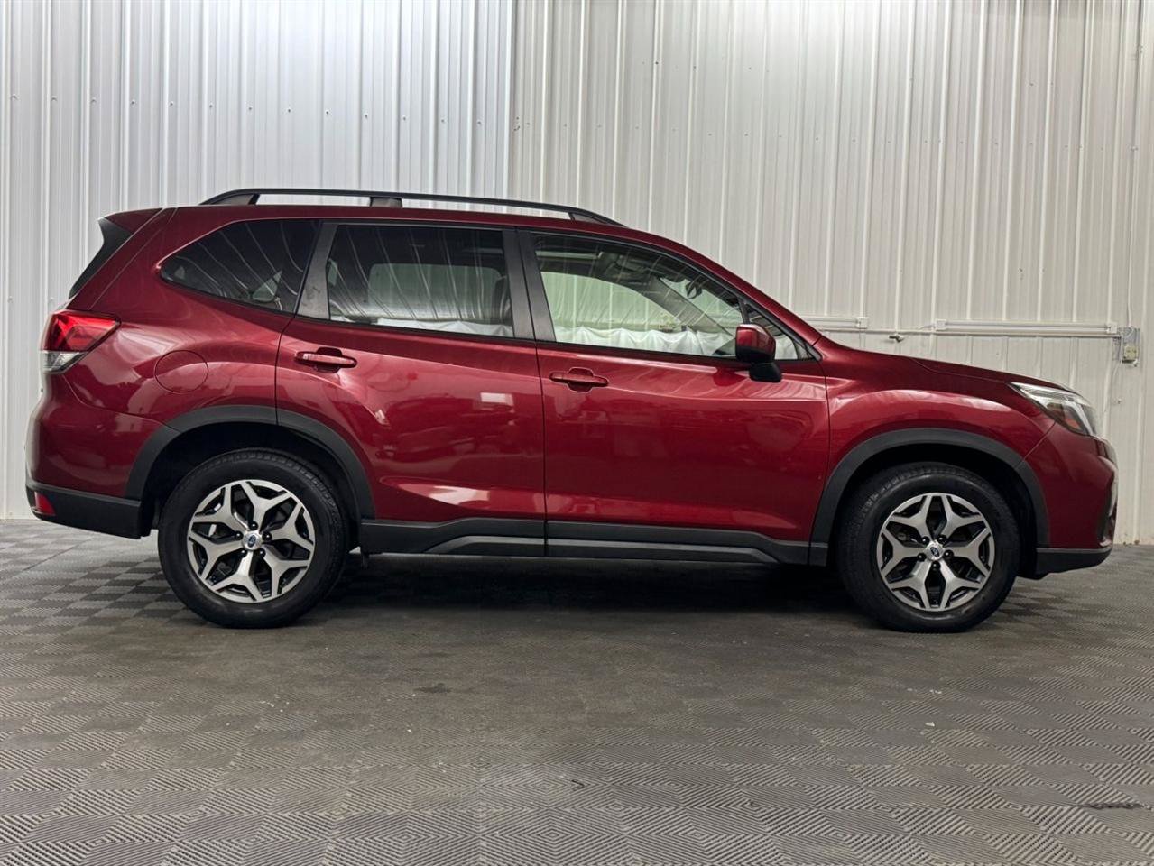 Used 2019 Subaru Forester Premium w/ All-Weather Package AWD/4WD image 25