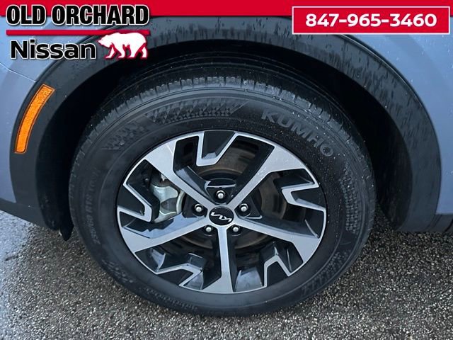 Used 2025 Kia Sportage EX image 9