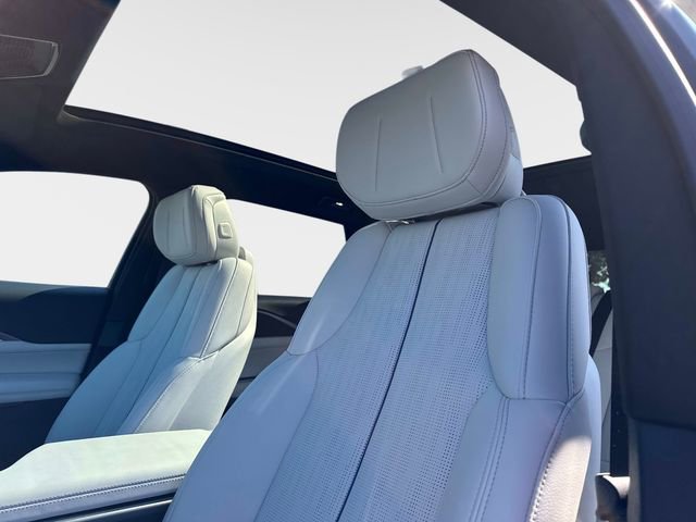 Certified 2024 Cadillac Lyriq Sport w/ LPO, Floor Liner Package AWD/4WD image 20