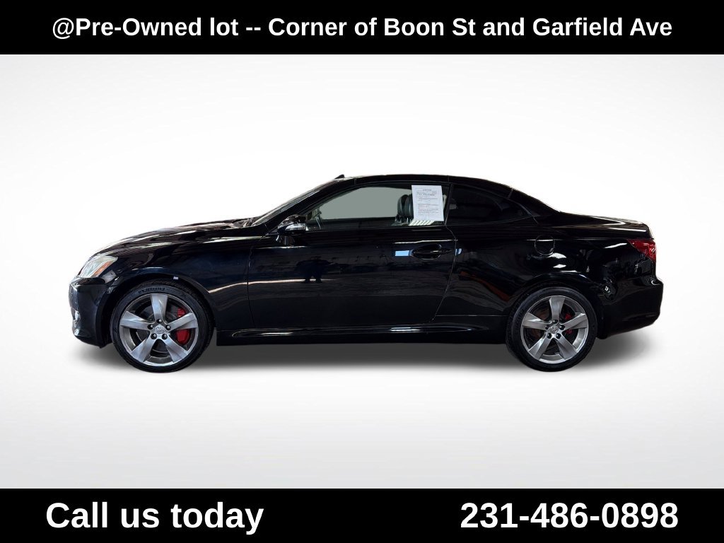 Used 2010 Lexus IS 350C w/ Luxury Pkg RWD image 2