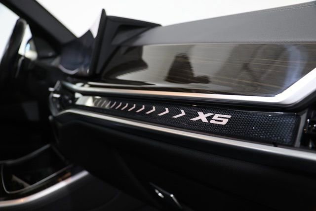 Used 2024 BMW X5 xDrive40i w/ M Sport Package AWD/4WD image 47