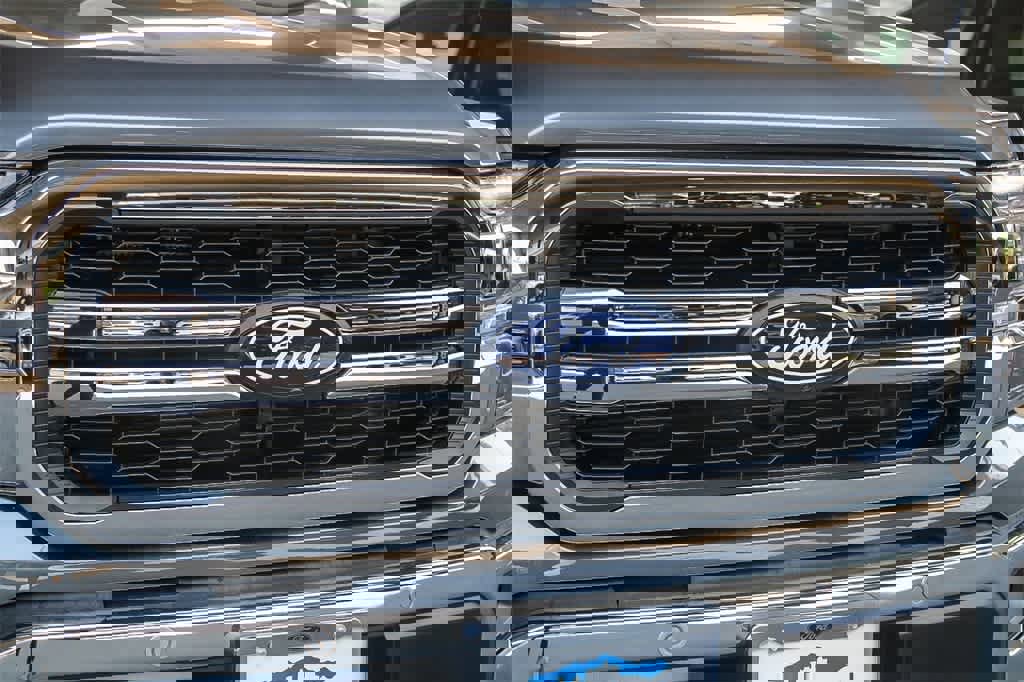 New 2025 Ford F150 Lariat w/ Equipment Group 501A Mid image 5