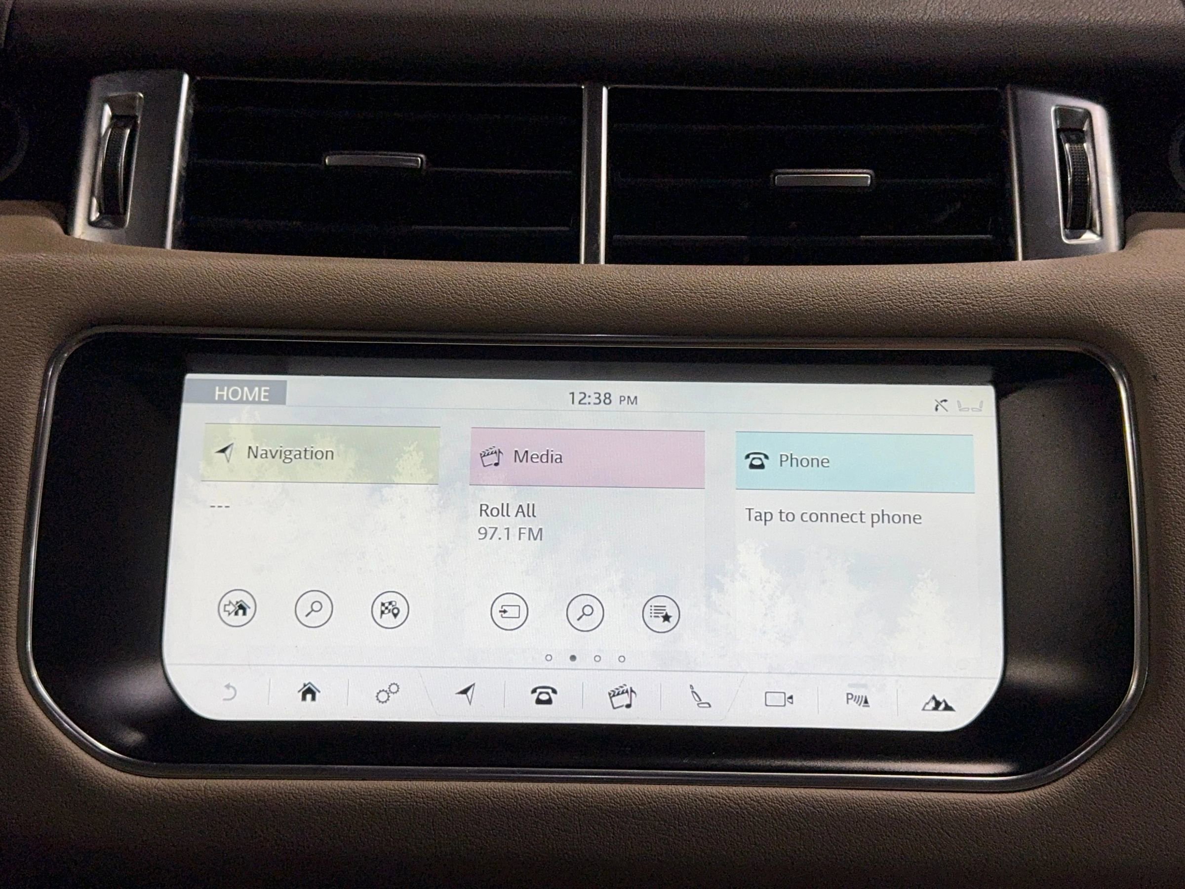 Used 2017 Land Rover Range Rover Sport SE image 30