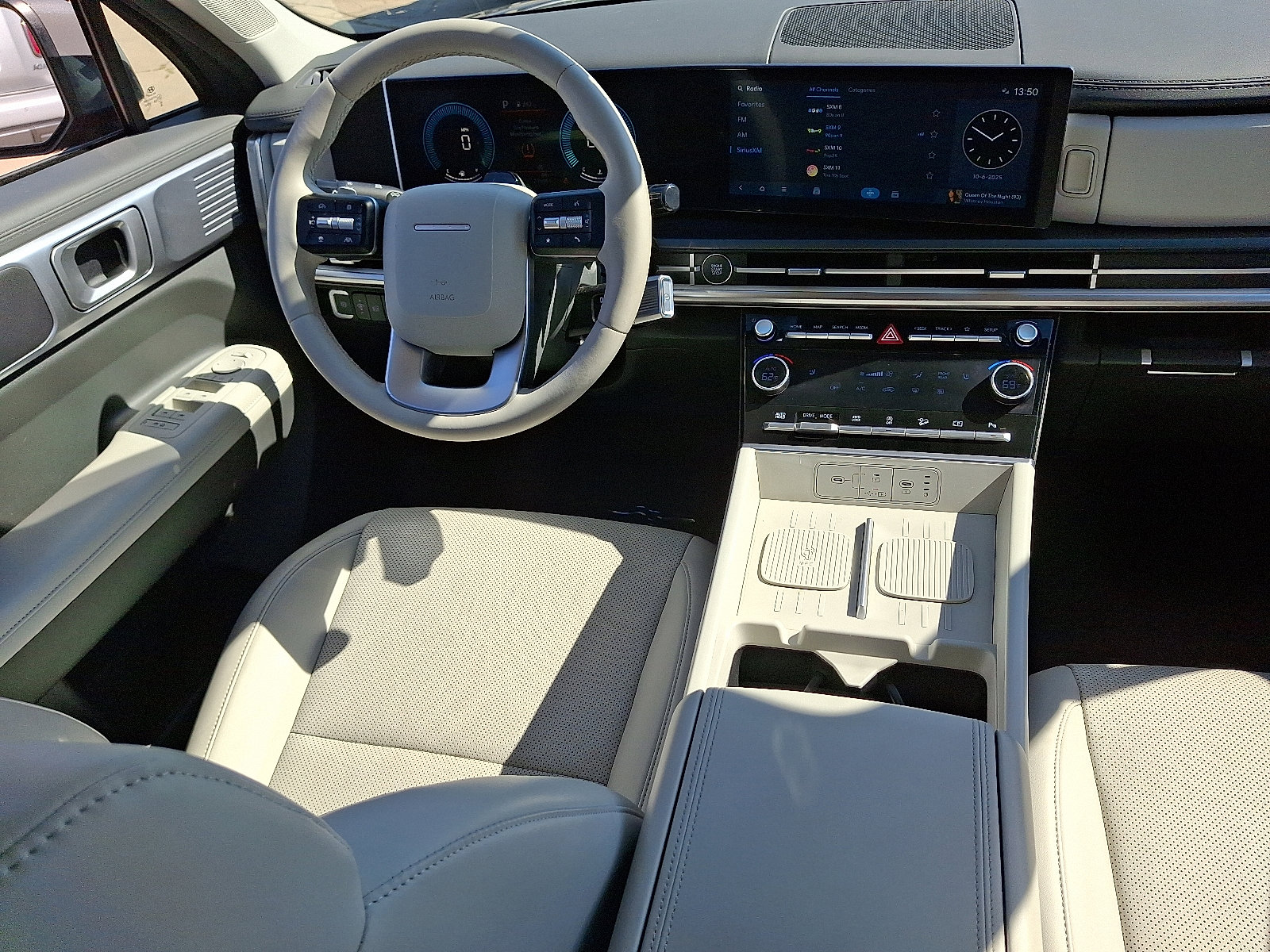 Used 2024 Hyundai Santa Fe SEL image 14