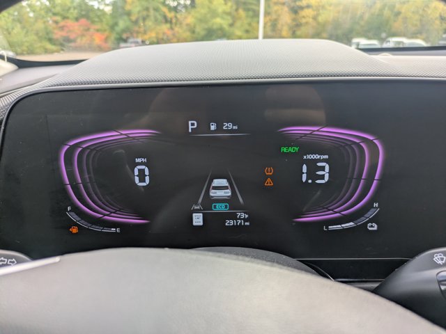 Used 2025 Kia Niro EX FWD image 23