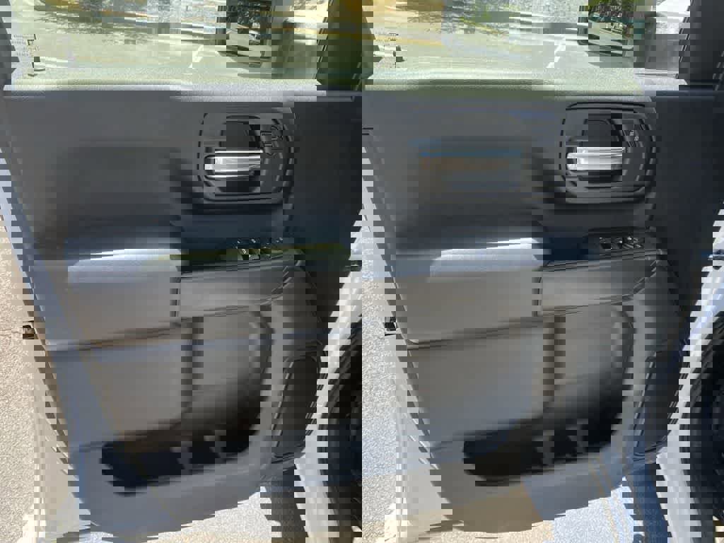 New 2024 GMC Sierra 2500 Pro w/ Convenience Package image 19