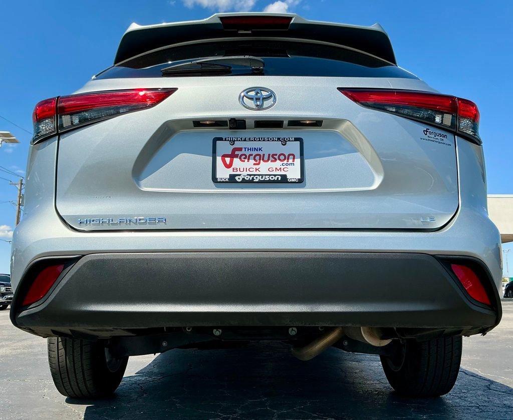 Used 2021 Toyota Highlander LE image 17