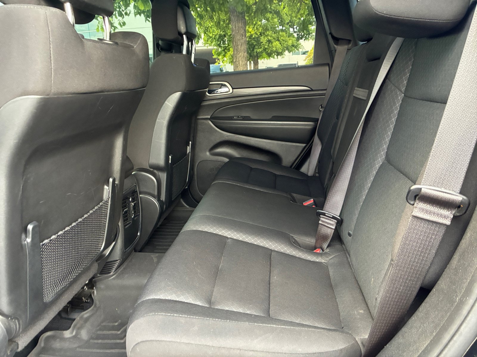 Used 2021 Jeep Grand Cherokee Laredo AWD/4WD image 17