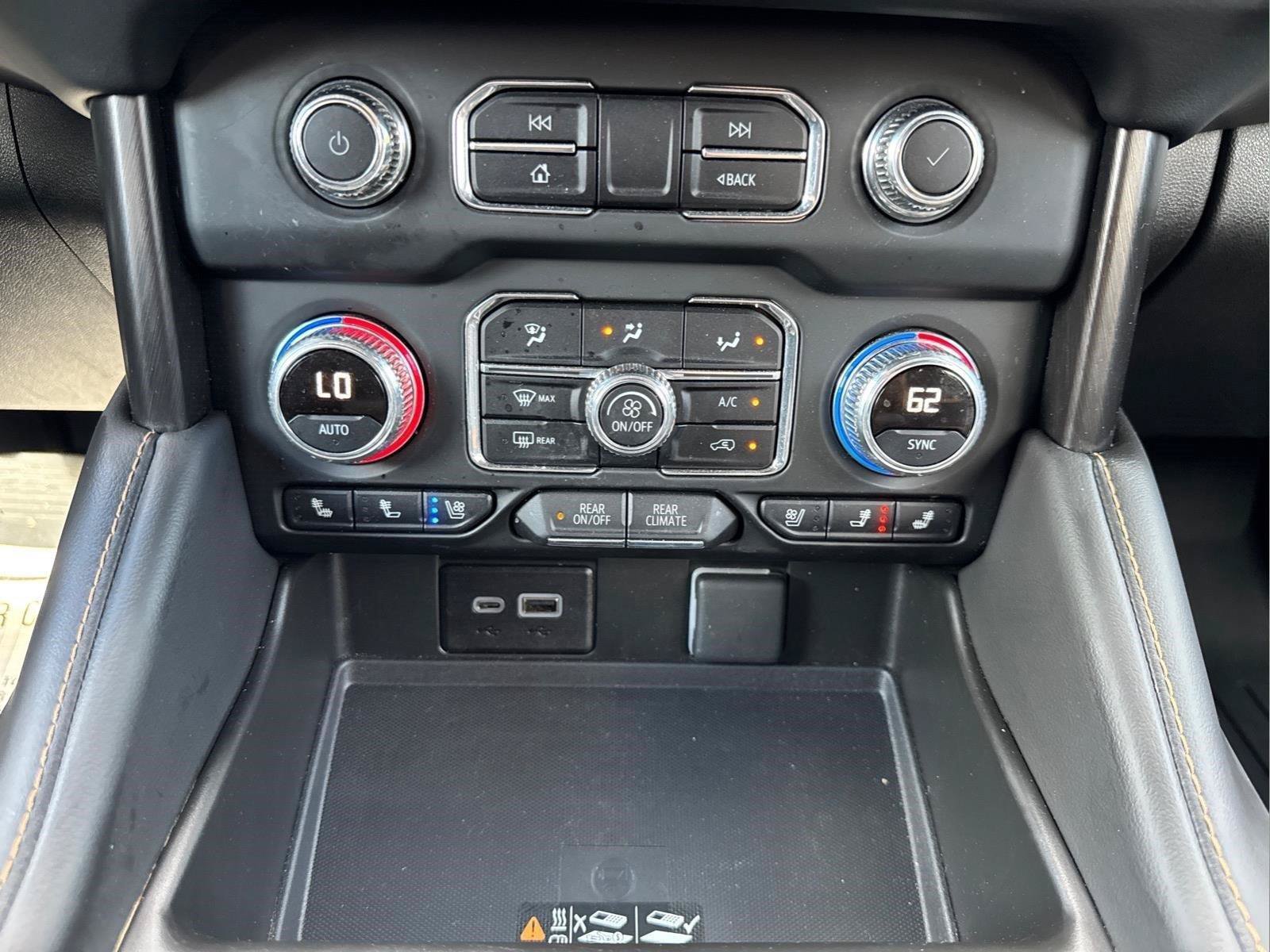 Used 2024 GMC Yukon AT4 w/ Technology Package AWD/4WD image 28