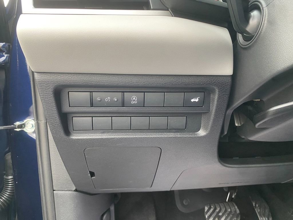 New 2026 Mitsubishi Outlander SE image 14