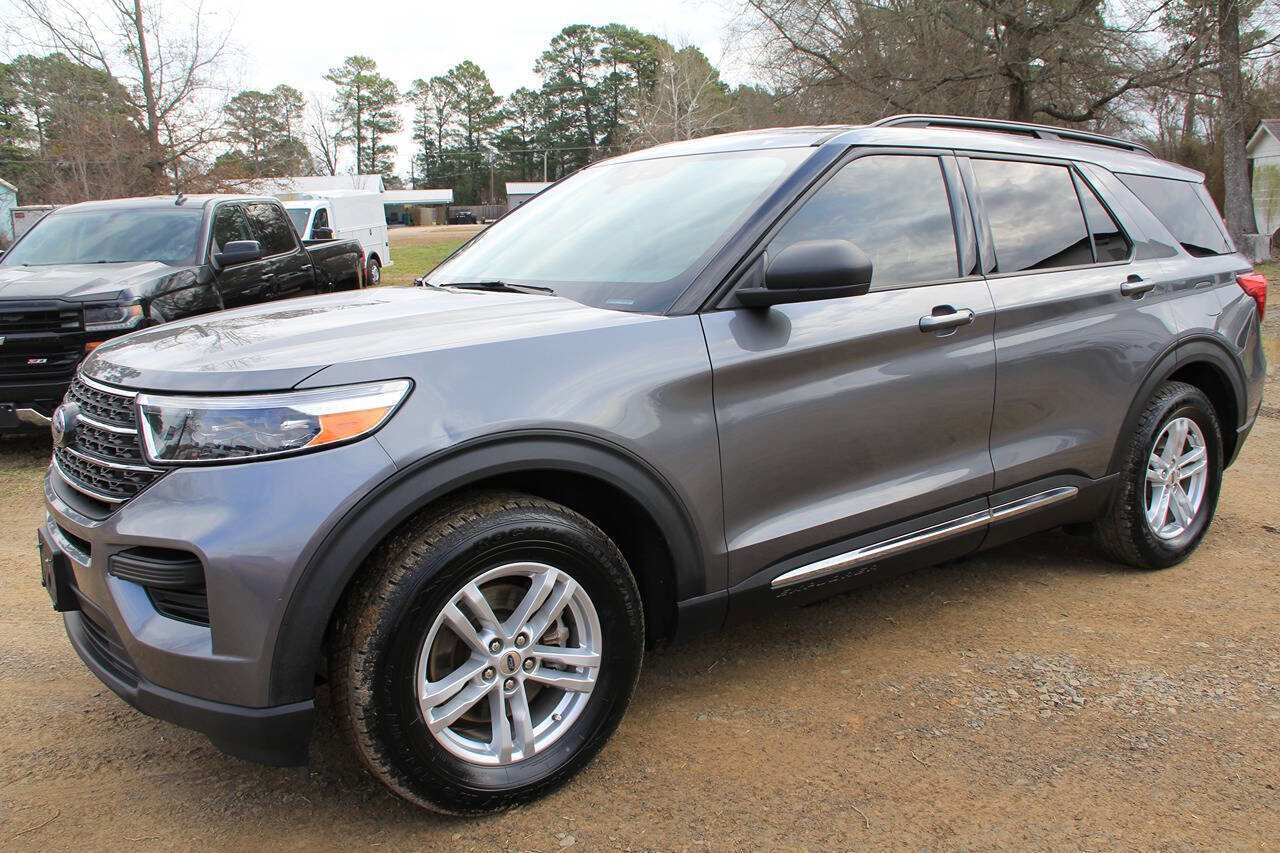 Used 2022 Ford Explorer XLT w/ Class IV Trailer Tow Package image 4