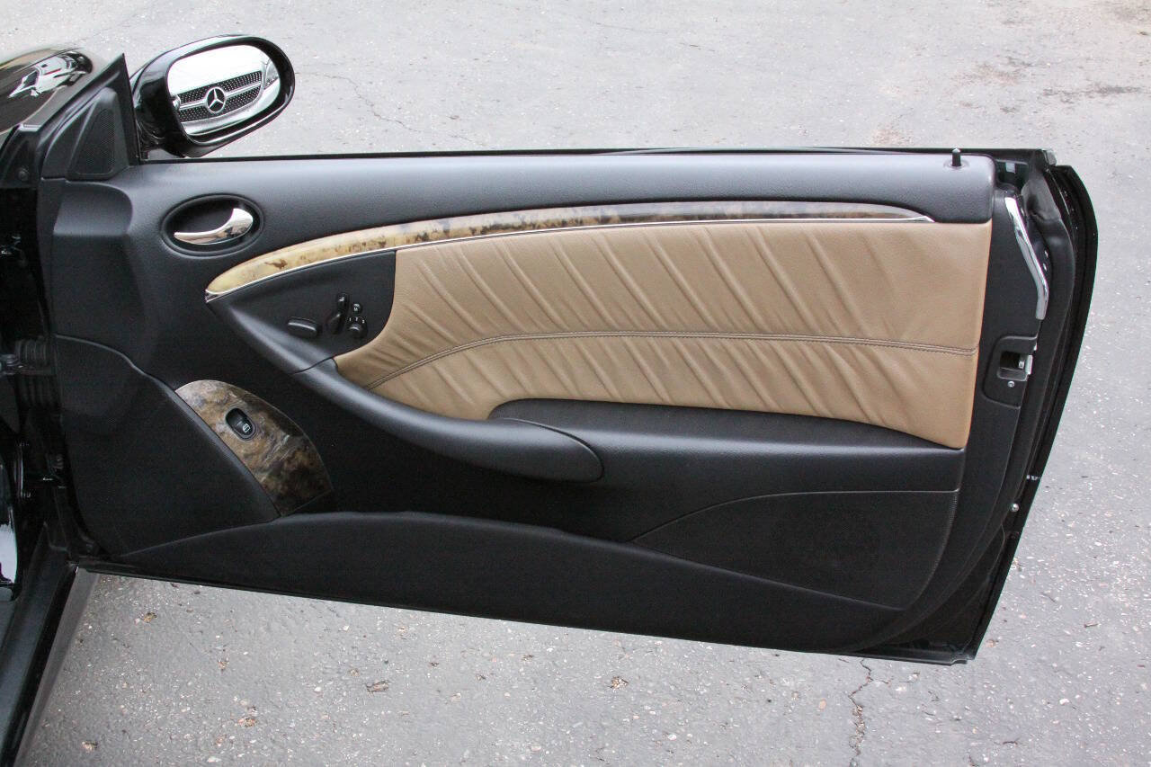 Used 2008 Mercedes-Benz CLK 550 Cabriolet image 16