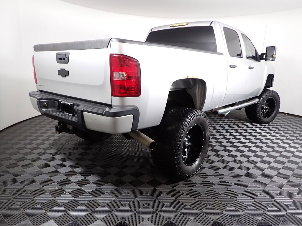 Used 2011 Chevrolet Silverado 2500 LT w/ Interior Plus Package image 15
