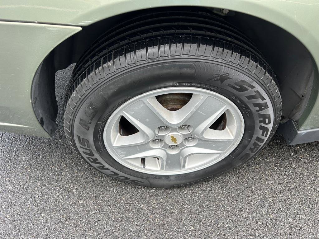 Used 2005 Chevrolet Malibu w/ Preferred Equipment Group image 18