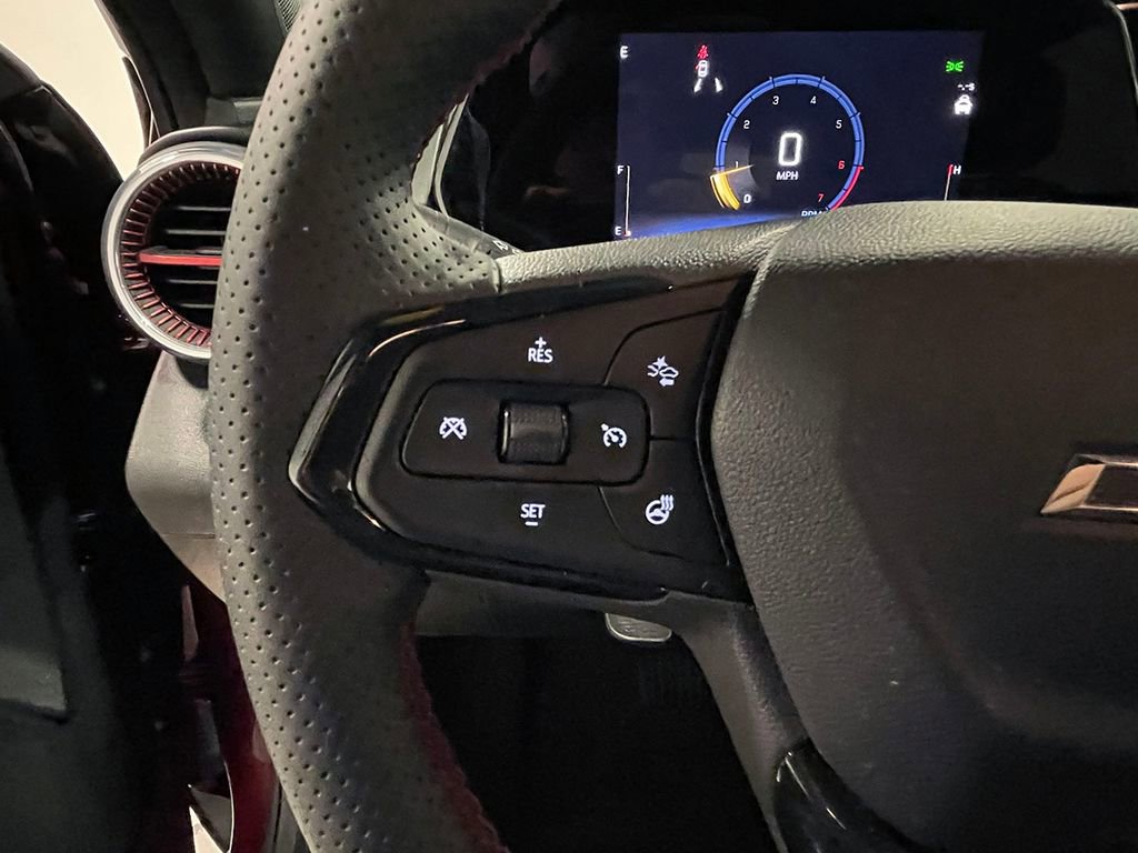 Used 2024 Chevrolet Trax RS FWD image 34