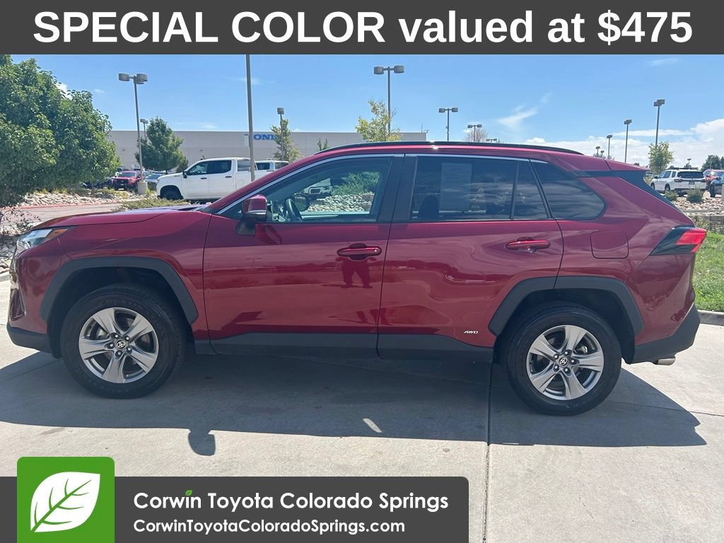 Used 2025 Toyota RAV4 XLE AWD/4WD image 4