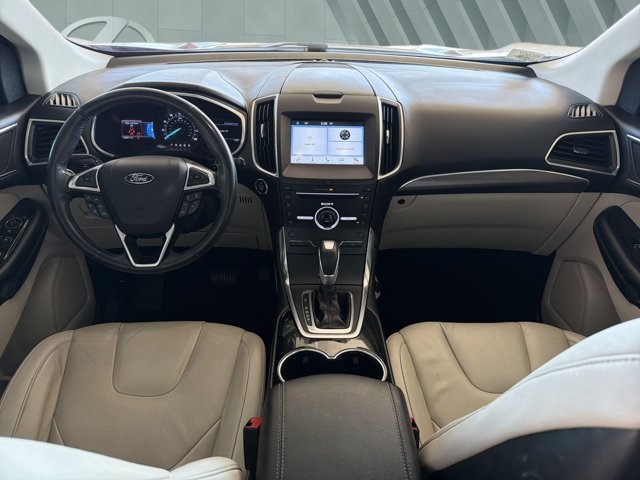 Used 2016 Ford Edge Titanium FWD image 13