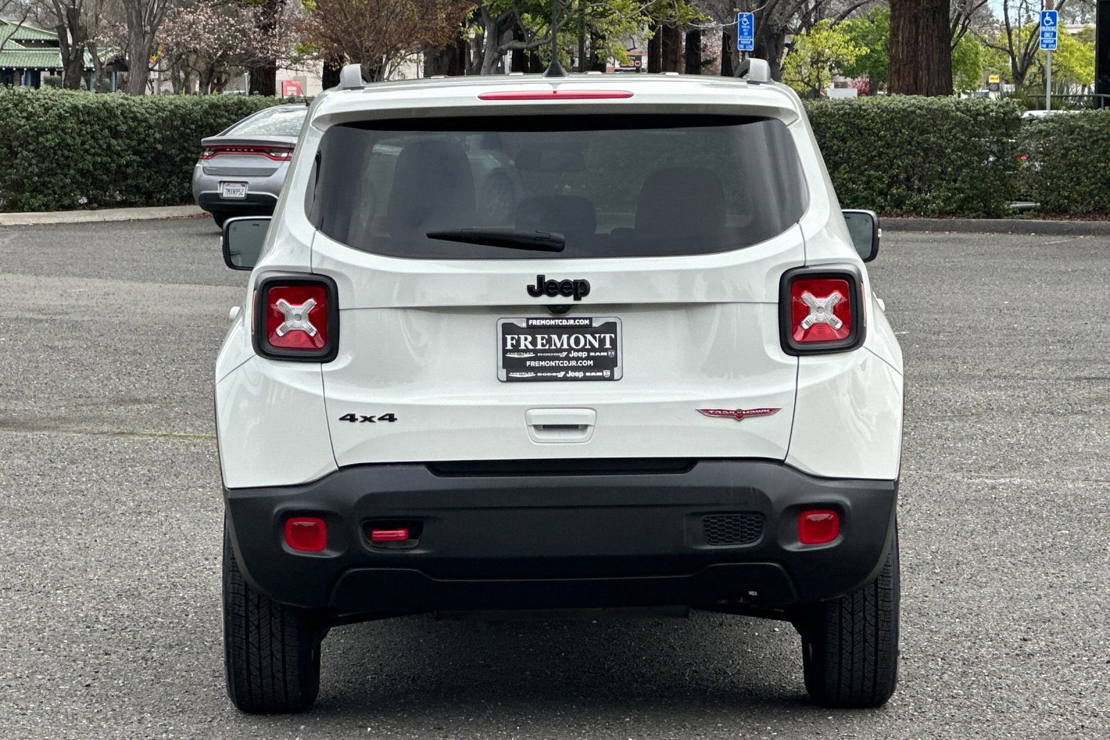 Used 2023 Jeep Renegade Trailhawk image 4