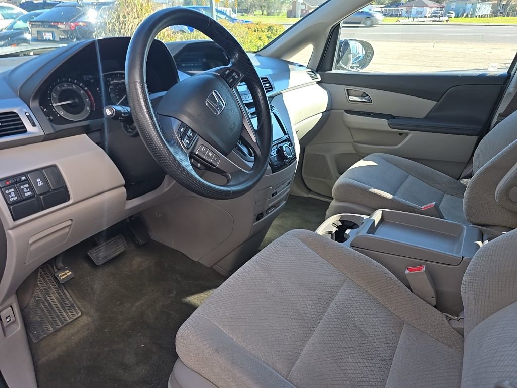 Used 2016 Honda Odyssey SE image 8