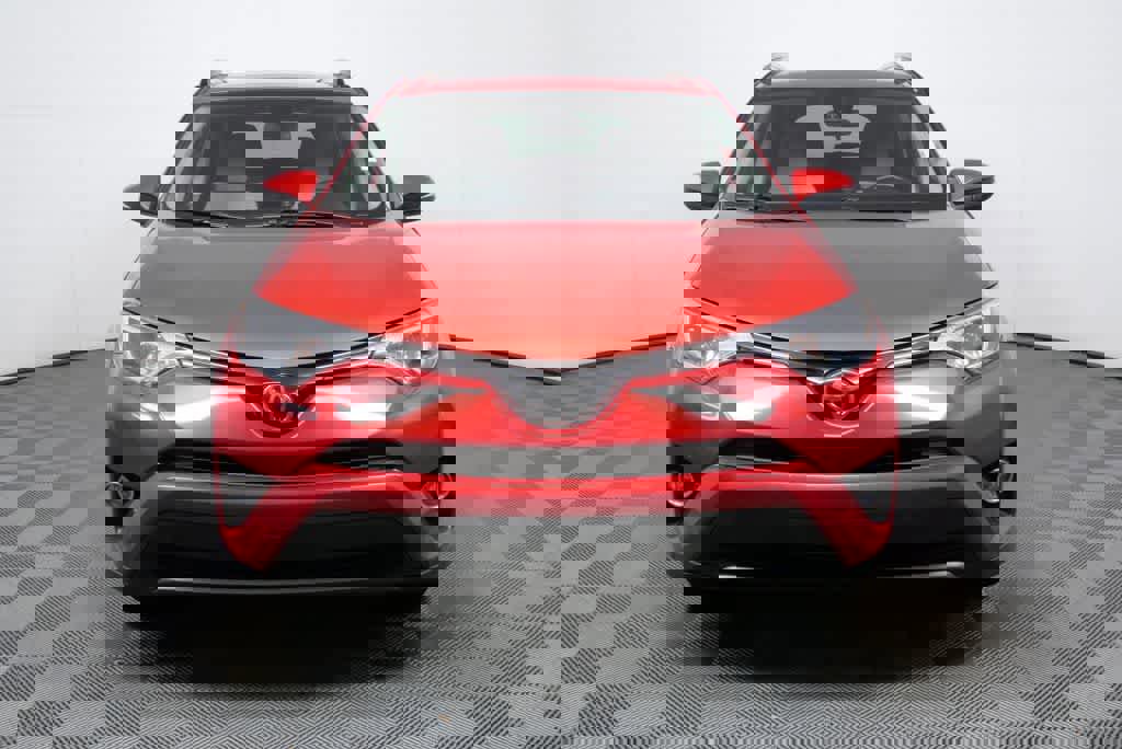 Used 2017 Toyota RAV4 XLE video 2