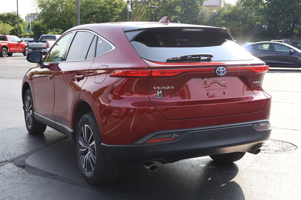Certified 2022 Toyota Venza LE AWD/4WD image 5