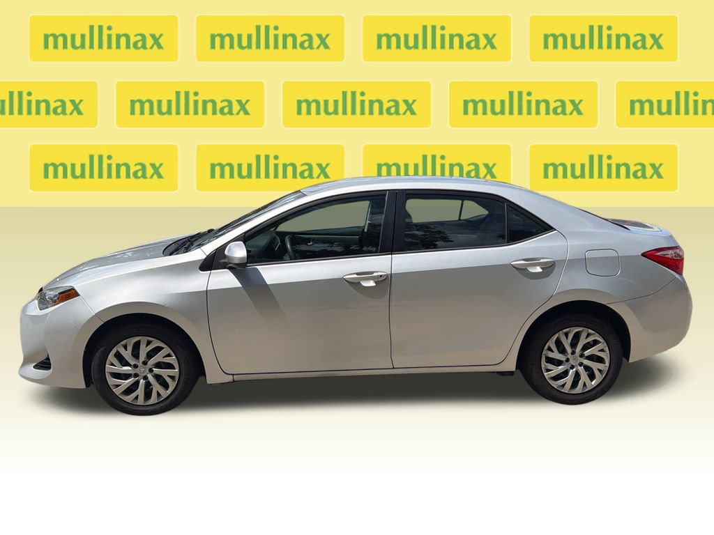 Used 2017 Toyota Corolla LE w/ Carpet Mat Package (TMS) FWD image 10