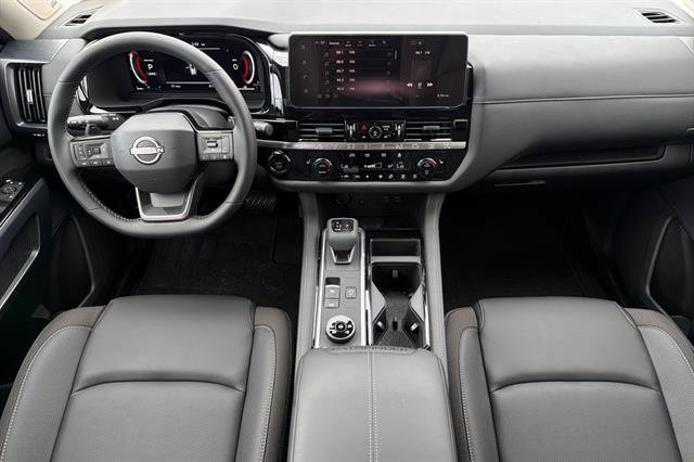 New 2026 Nissan Pathfinder SL w/ SL Premium Package (P04) AWD/4WD image 14