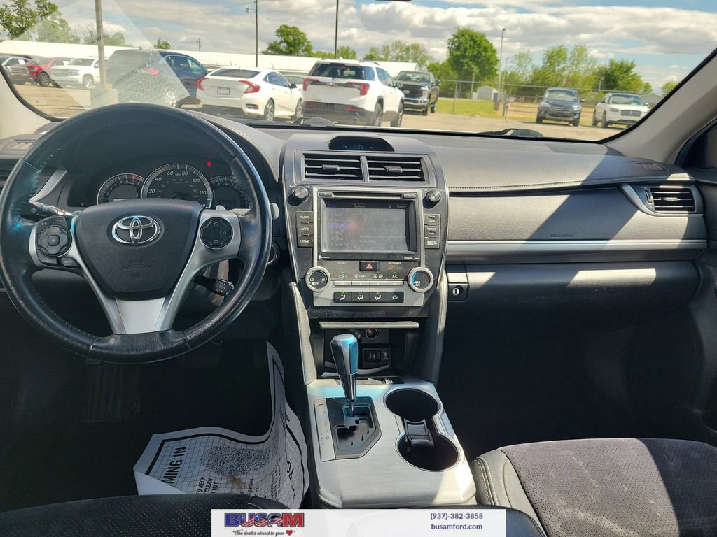 Used 2014 Toyota Camry SE w/ Leather Package FWD image 7