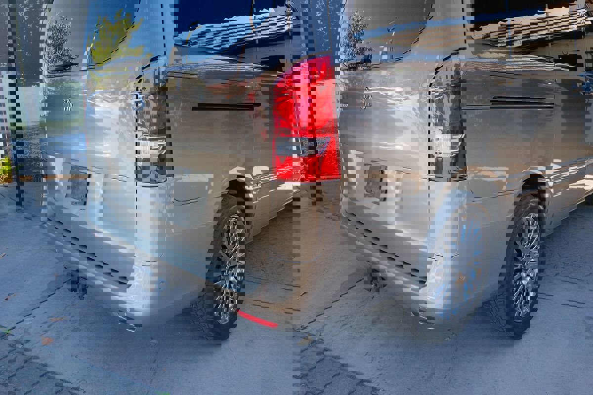 Used 2018 Mercedes-Benz Metris Passenger image 29