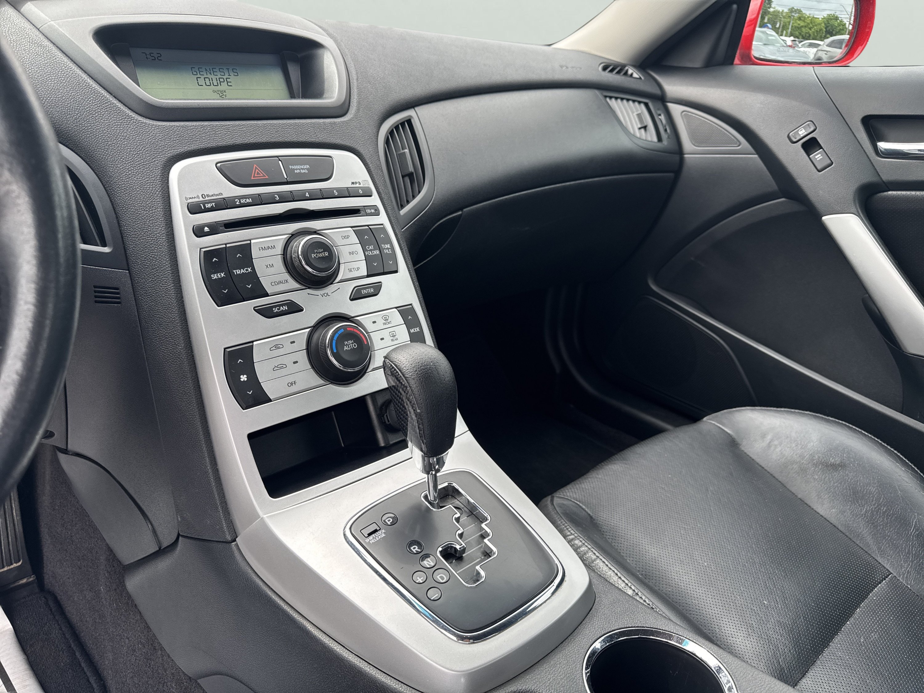 Used 2010 Hyundai Genesis 3.8 RWD image 16