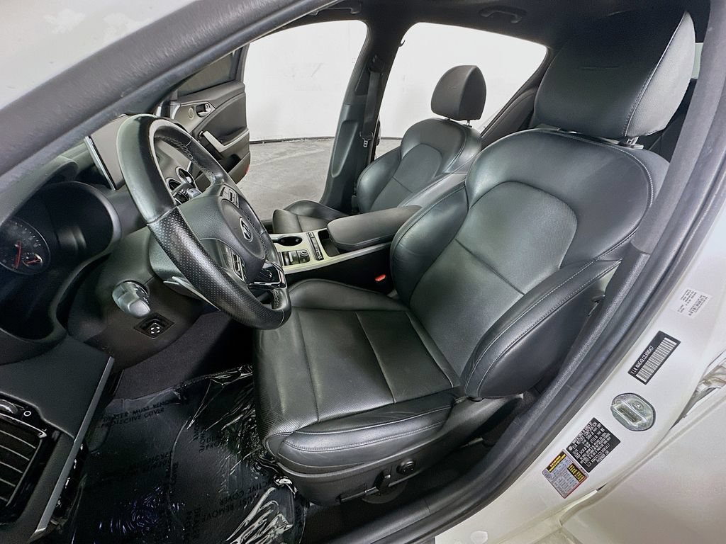 Used 2020 Kia Stinger GT1 RWD image 15