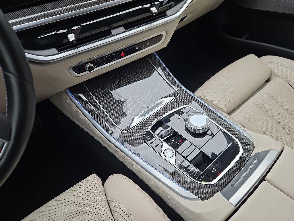 Used 2024 BMW X5 M60i AWD/4WD image 27