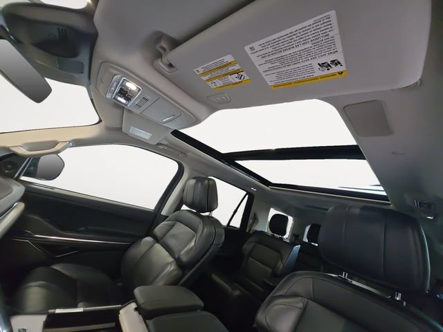 Used 2025 Lincoln Navigator Reserve AWD/4WD image 12