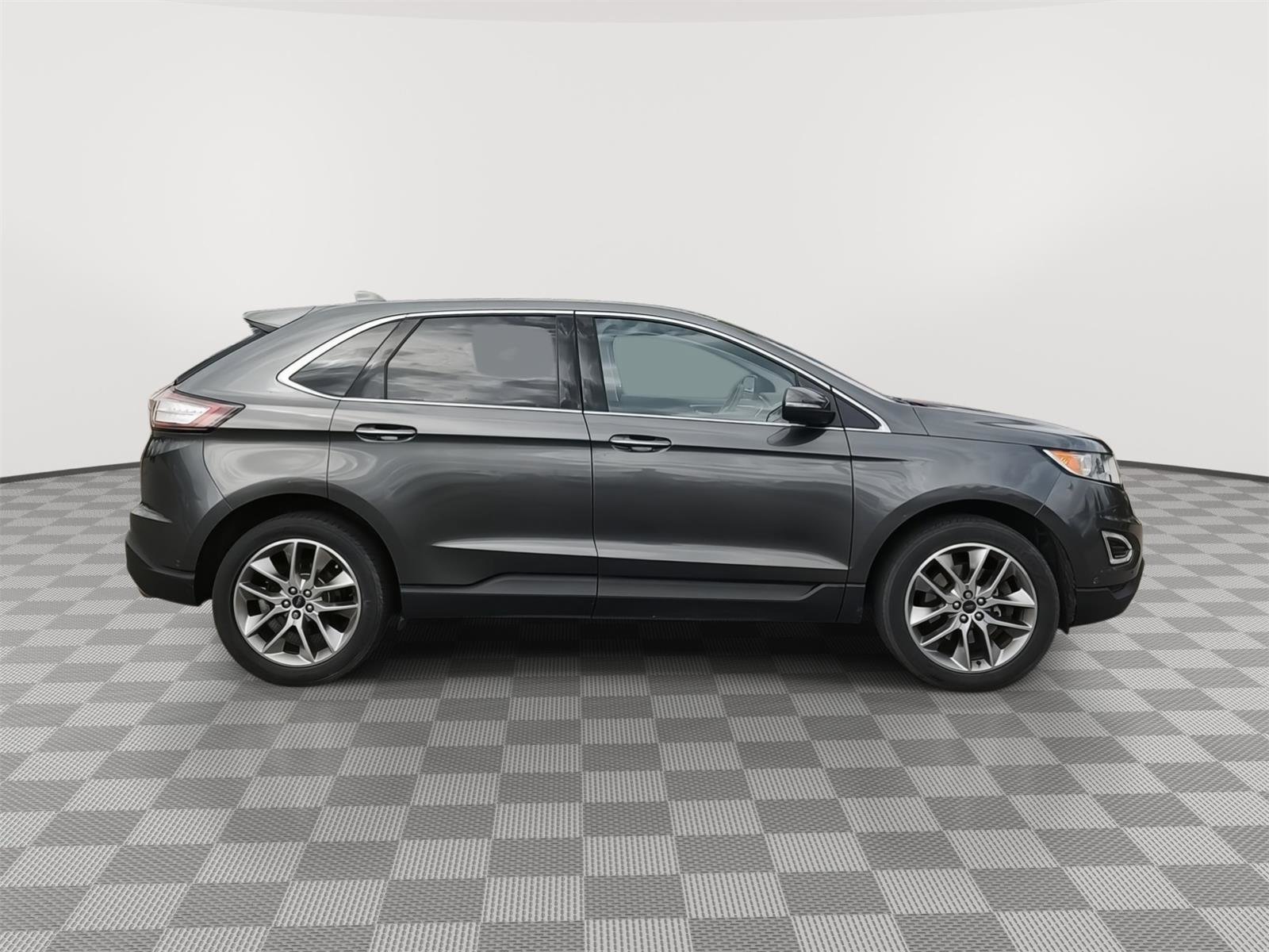Used 2015 Ford Edge Titanium w/ Equipment Group 302A AWD/4WD image 27
