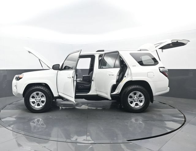 Used 2020 Toyota 4Runner SR5 Premium w/ Moonroof Package AWD/4WD image 35