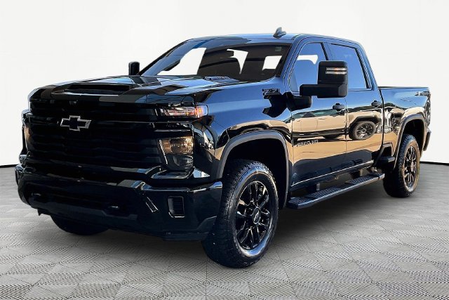 Used 2026 Chevrolet Silverado 2500 Custom w/ Custom Convenience Package AWD/4WD image 3