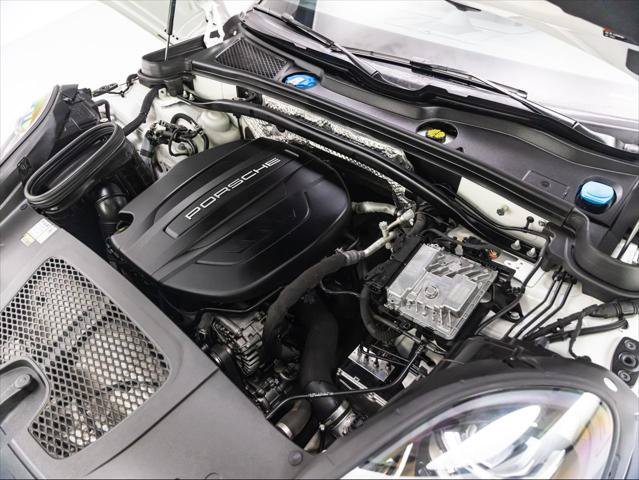 Used 2021 Porsche Macan AWD/4WD image 11