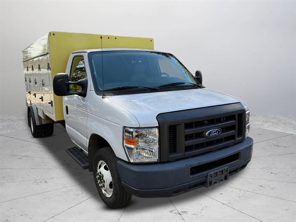 Used 2017 Ford E-450 and Econoline 450 Super Duty w/ Power Windows & Locks Group RWD image 5