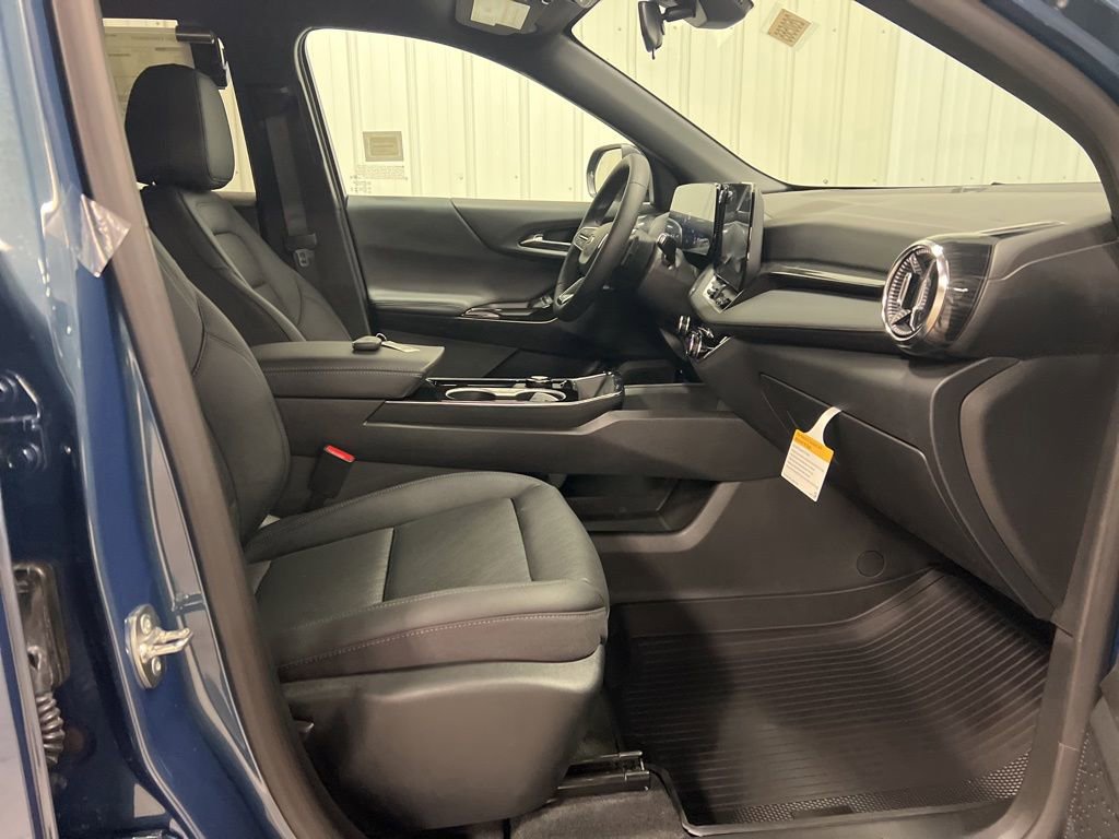 New 2026 Chevrolet Equinox LT w/ Convenience Package II image 9