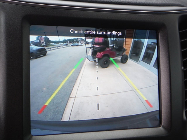 Used 2022 Jeep Cherokee Trailhawk w/ Comfort/Convenience Group AWD/4WD image 30