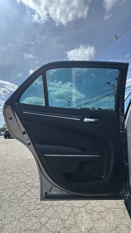 Used 2018 Chrysler 300 S w/ 300S Premium Group RWD image 13