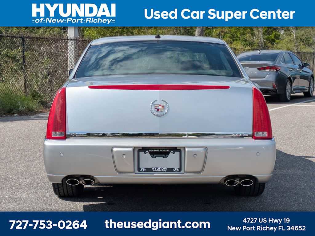 Used 2007 Cadillac DTS Luxury II image 4