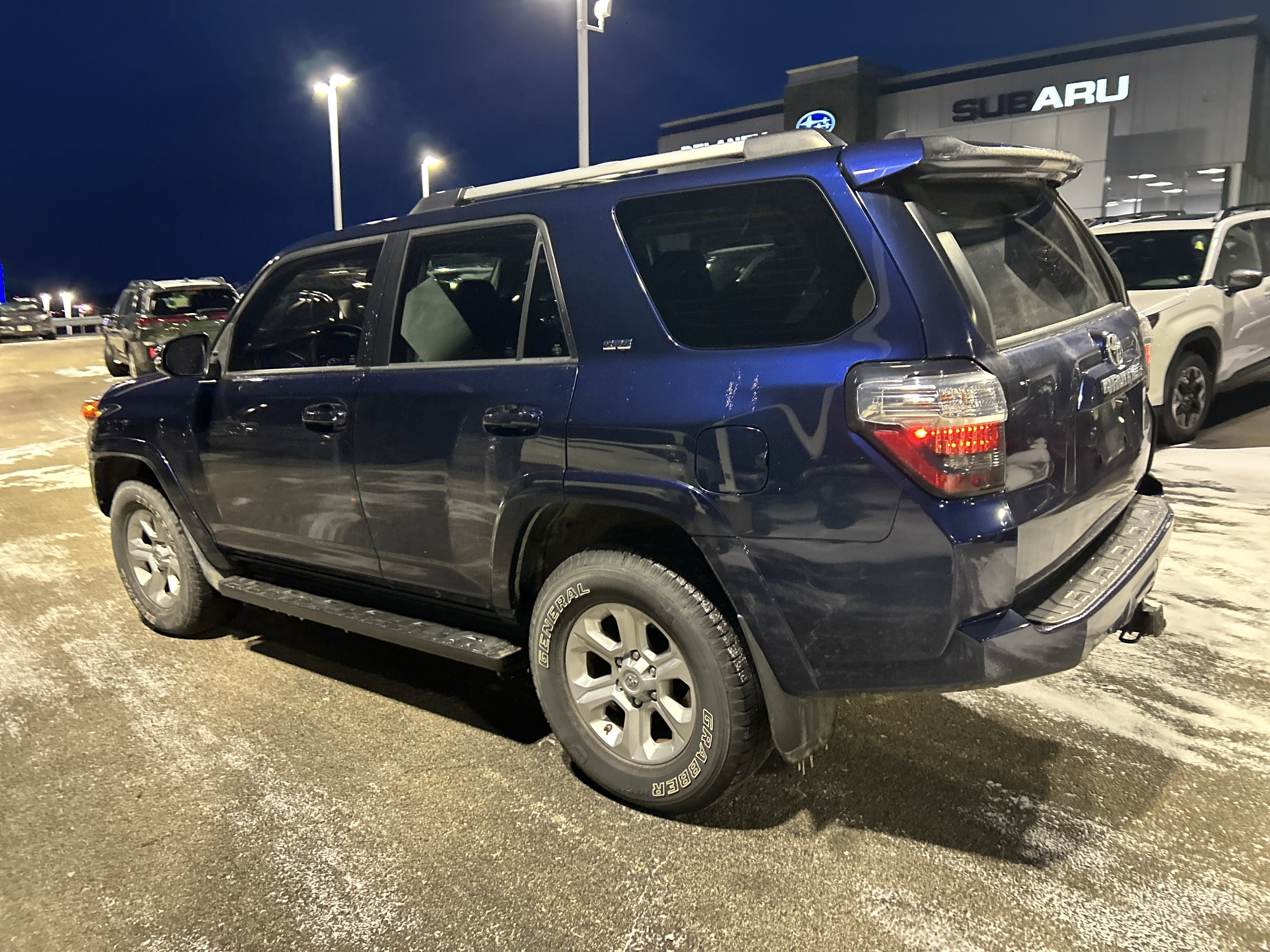 Used 2020 Toyota 4Runner SR5 Premium image 17