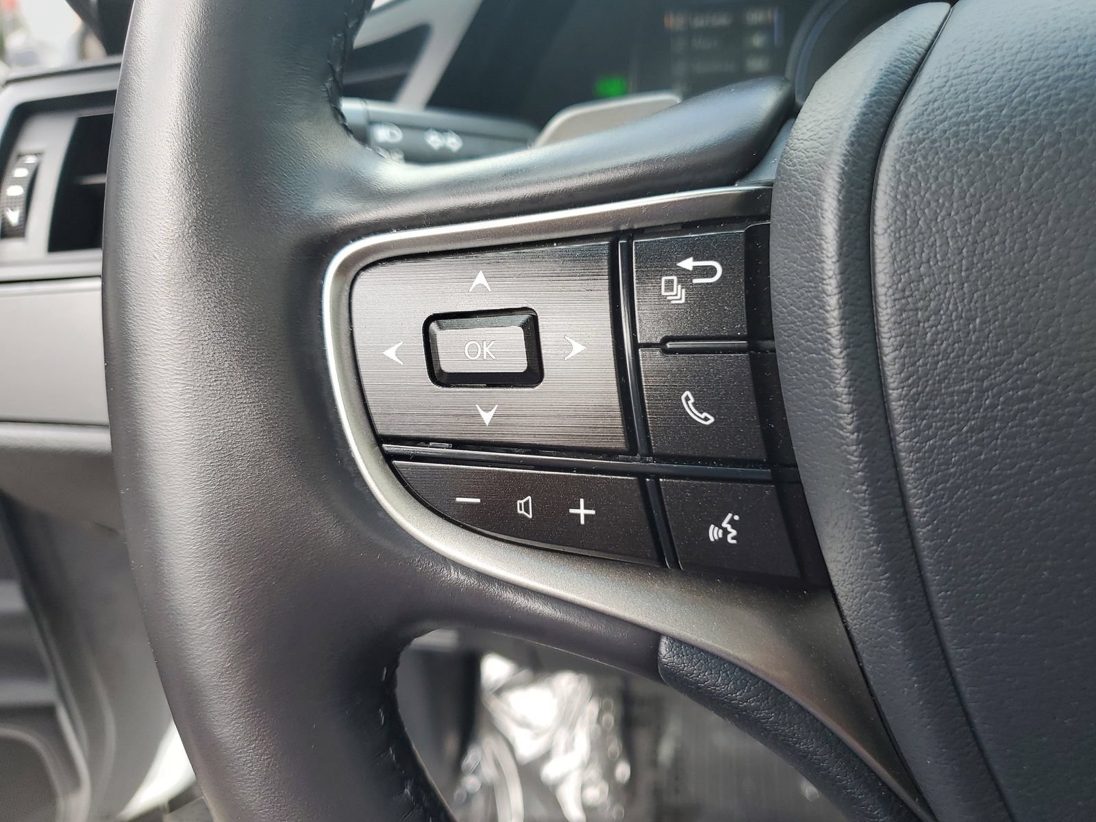 Used 2025 Lexus ES 300h w/ Premium Package FWD image 27